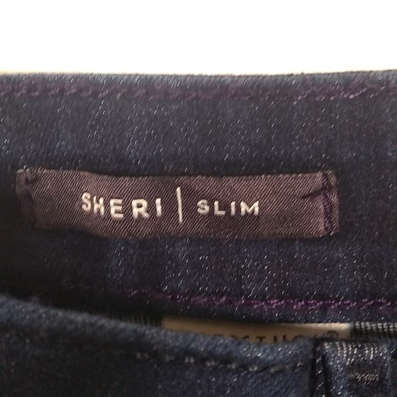 Size 4 NYDJ Jeans. Like new. Date night jeans. - Picture 5 of 8